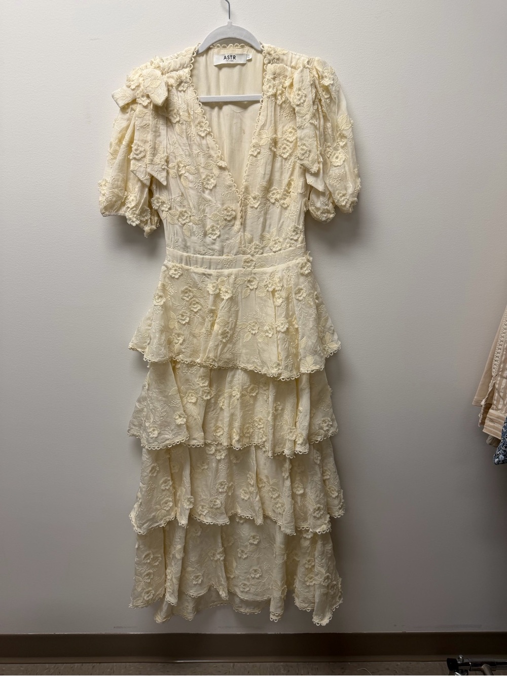 Astr Cream Lace Tiered Maxi Dress with Puff Sleeves